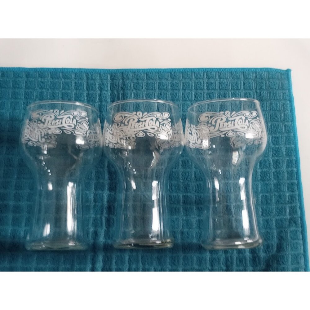 Set Of 3 Vintage 1970s Pepsi  16oz Drinking Glass with White Lettering 6” Tall